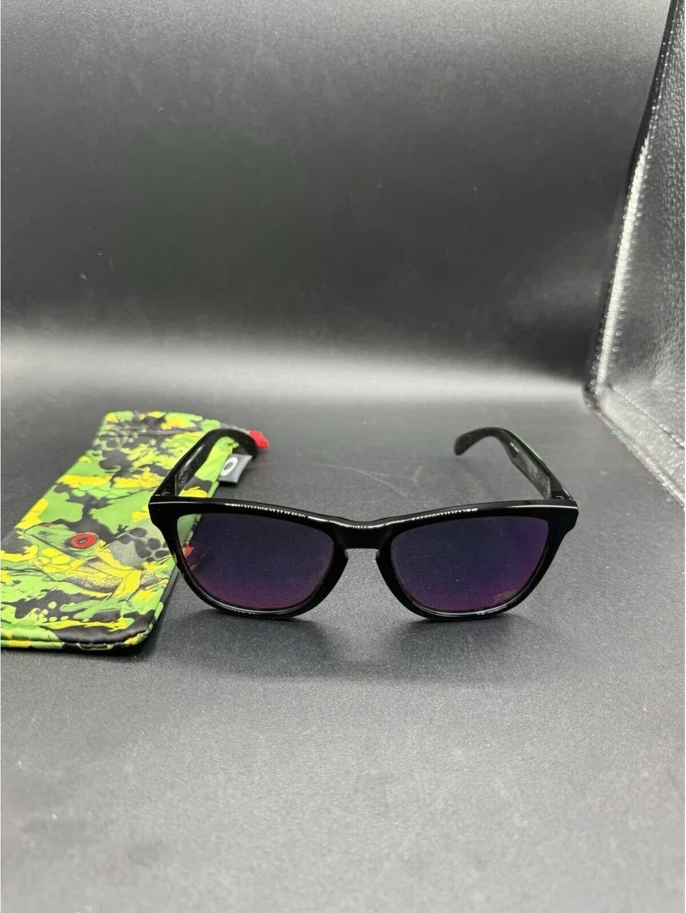 Oakley Frogskin Jupiter Camo Polished Black/+Red Iridium 24-254